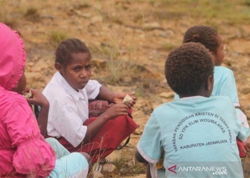 Pelajar Pedalaman Papua Tidak Nikmati Internet Gratis