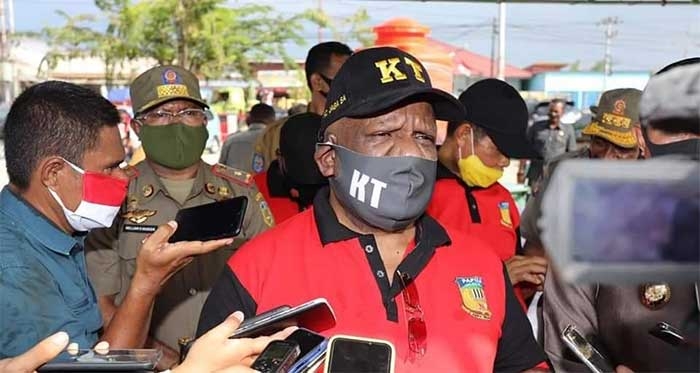 Wagub Papua : Pembatasan Aktifitas Masyarakat Kewenangan Kepala Daerah Kabupaten Dan Kota