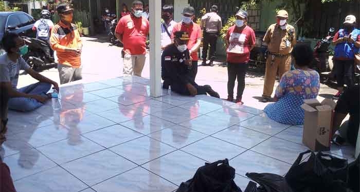Tinjau Lokasi Kebakaran, Walikota BTM Serahkan Bantuan Kepada Korban