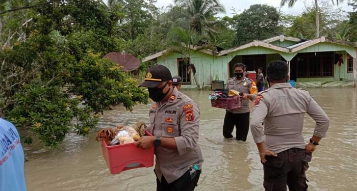 Sungai Nawa Meluap, Puluhan Rumah Terendam
