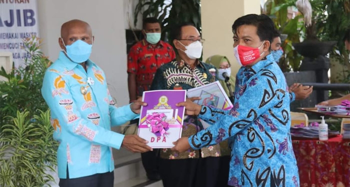 Walikota Jayapura Serahkan DPA Tahun 2021