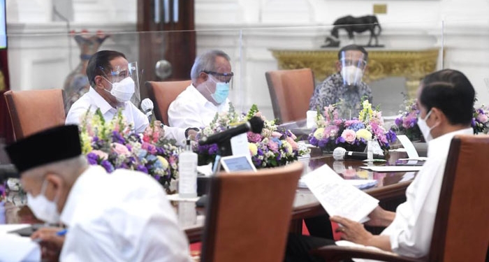 Caption Foto: Presiden Joko Widodo ketika melakukan rapat terbatas dengan Menteri Pemuda dan Olahraga. (istimewa)