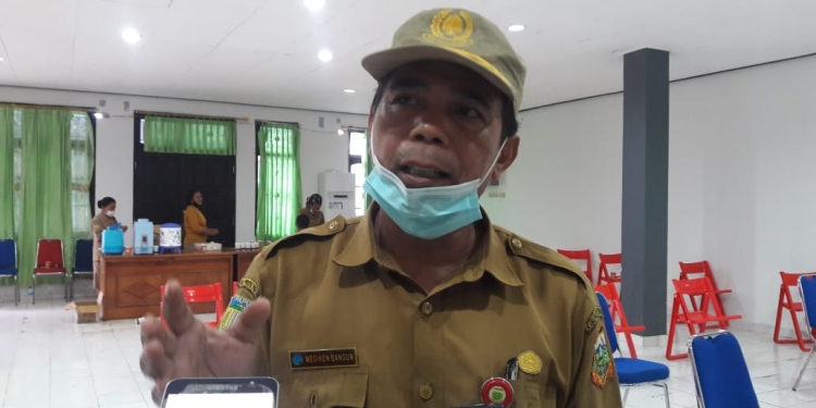 Ketua Persekutuan Ibadah Oikumene Pemkab Keerom,Megiken Bangun,SE,M.Si. (Foto:Hans Palen/Nokenlive.Com)