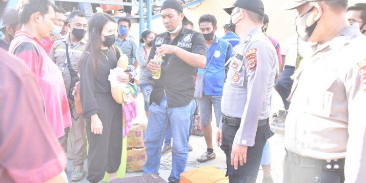 Suasana saat polisi amankan miras jenis CT dan Sopi