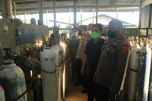 Kapolda Papua tinjau pabrik pembuatan tabung oksigen, di Arso Keerom.