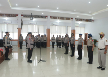 Suasana upacara kenaikan pangkat bagi personel Polri di Polda Papua dipimpin Kapolda