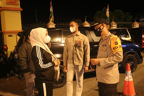 suasana rapid antigen bagi warga yang terjaring Rasia Operasi Yustisi Masker oleh Satgas Covid 19.