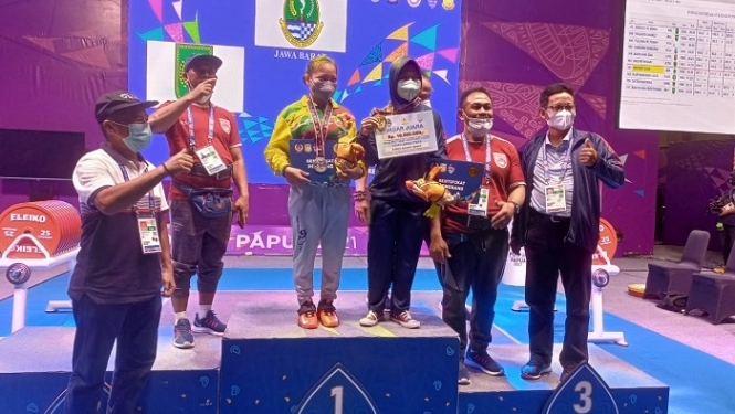 Lifter Susi Susanti Pecahkan Rekor Asia Dead Lift
