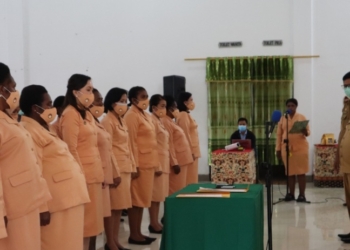 Ketua dan Pengurus Dharma Wanita Persatuan Kabupaten Paniai Resmi Dikukuhkan