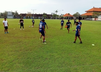 Jaga Stamina Pemain Persipura Berlatih Passing Dan Shooting Jelang Laga Terakhir