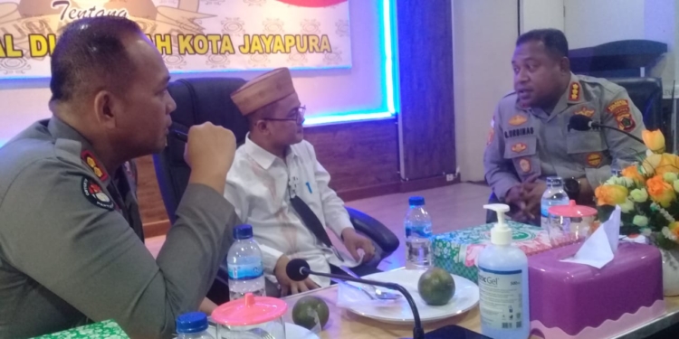 Humas Mabes Polri Gandeng MUI Pusat Laksanakan FGD Di Polresta Jayapura Kota