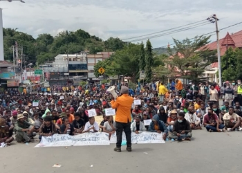 Ratusan Massa Tolak Rencana Daerah Otonomi Baru