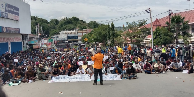 Ratusan Massa Tolak Rencana Daerah Otonomi Baru