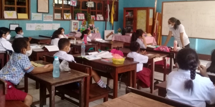 SD YPPK Kristus Raja Dok V Laksanakan PTM Secara Penuh Bagi Siswa Kelas VI