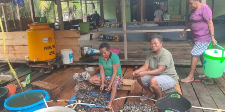Bukan Pembegalan, Warga Hentikan Kendaraan Umum Untuk Ajak Makan Bersama