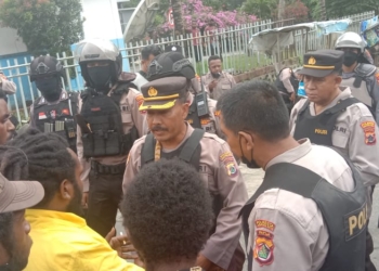 Tak Diberikan Izin, Puluhan Mahasiswa Tolak DOB dan Otsus Bubarkan Diri