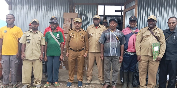 Dukung Pembangunan Masyarakat Distrik Kalomdol Serahkan Tanah Pembangunan PLTH