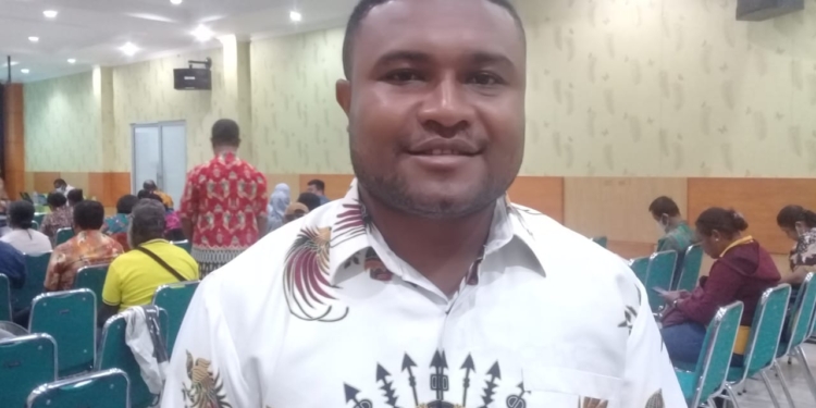 Kongres KMAN ke-VI di Tanah Tabi Bawa Berkat Kepada Masyarakat Kampung Enggros