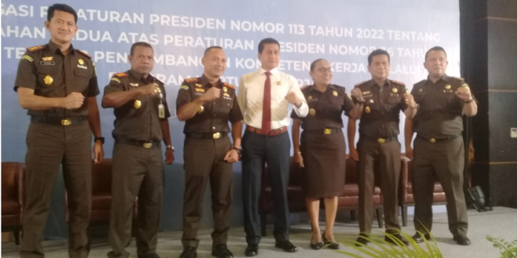 Asdatun Dan Para Kajari Se Papua Ikut Sosialisasi Perpres Tentang Kartu Pra Kerja