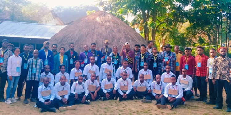 Ikatan Mahasiswa Distrik Pasema dan Distrik Samenage Gelar Seminar Sehari