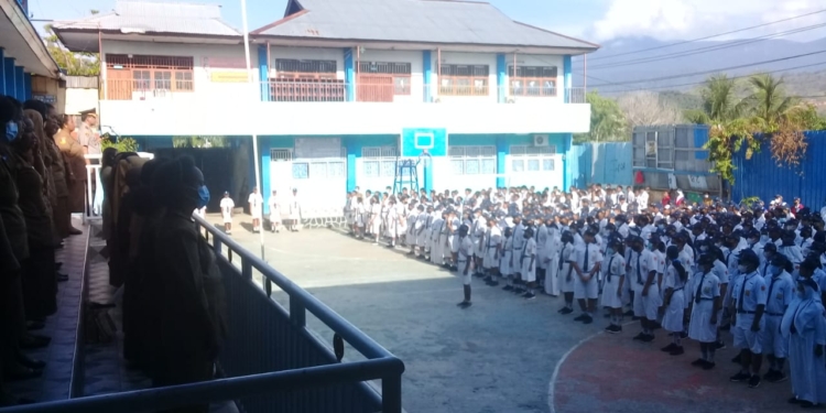 Jenderal Bintang Satu Polisi ke SMPN 2 Jayapura, Ini Nasihat Positif Disampaikan