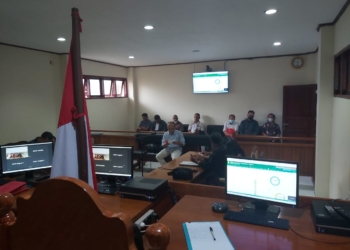 Lima Tersangka Korupsi Pemasangan Kabel Listrik Bawah Tanah di Oksibil Jalani Sidang Perdana