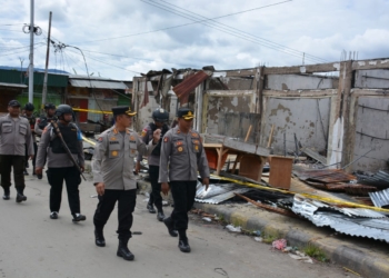 Aparat Gubungan Gelar Patroli dan Buka Palang Jalan di Distrik Kamu Selatan Dogiyai