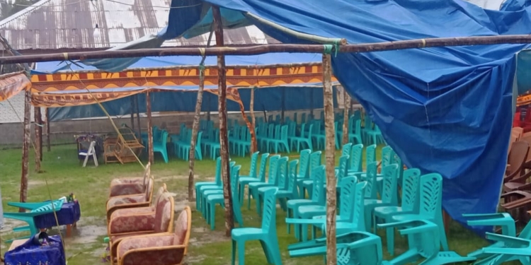 Ibadah Natal dan Pelantikan Pengurus IKT Mamteng Dikejutkan dengan Angin Kencang