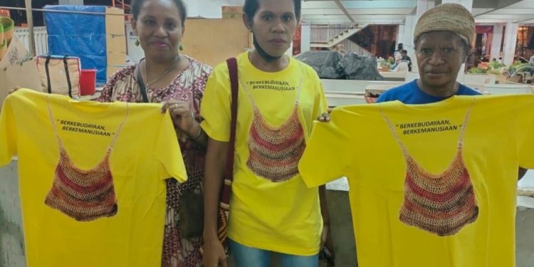 Blusukan Kepasar Mama Papua, DWP Komnas HAM Papua Kampaye Arti Kekerasan Terhadap Perempuan