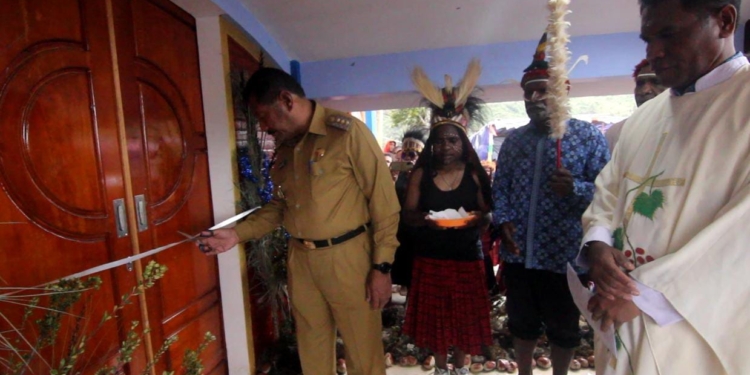 Bupati Jayawijaya Resmikan Kapela St. Kornelius Kemisake