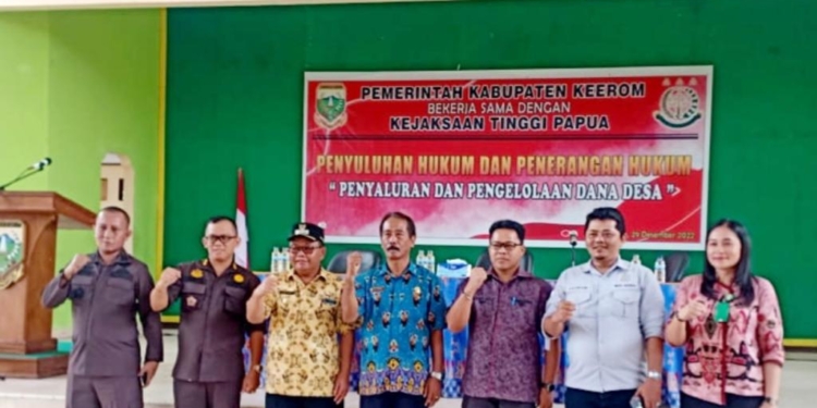 Beri Pemahaman Pengelolaan Dana Desa, Kejati Papua Sosialisasi Hukum di Keerom