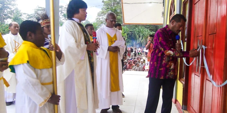 Resmikan Gereja Katolik St. Michael Pilimo, Ini Penjelasan Bupati Banua