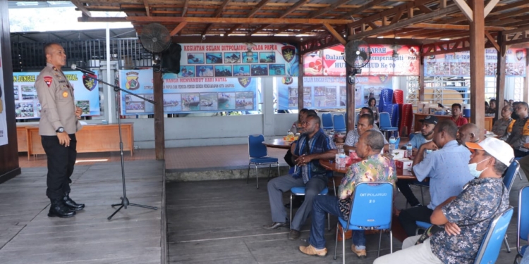 Didermaga Polda Papua bersama Masyarakat Curhat – curhatan