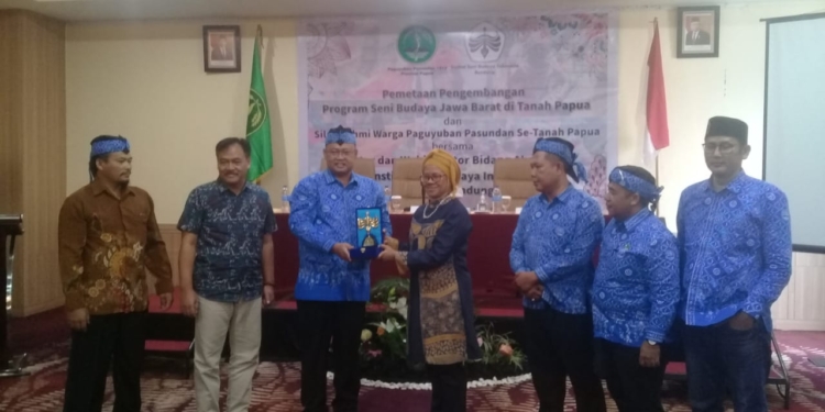 Kembangkan Seni dan Budaya Jabar, ISBI Bandung Teken MoU dengan Paguyuban Pasundan Wilayah Papua