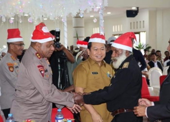 Kapolda Papua dan Jajaran Polres Papua Pegunungan Rayakan Natal Bersama Masyarakat di Wamena