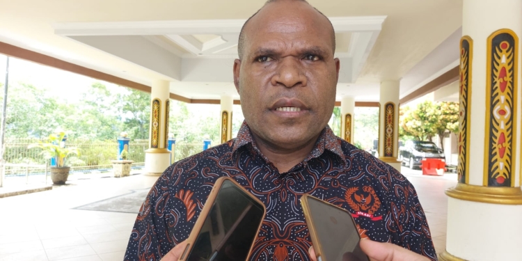Kepsen Foto: Ketua DPRD Kab. Jayapura, Klemens Hamo, SIP, MH