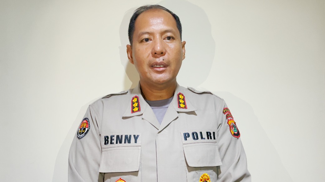 Kepala Bidang Humas Polda Papua Kombes Pol. Ignatius Benny Ady Prabowo, S.H., S.I.K., M.Kom., saat memberikan keterangan kepada wartawan wartawan, Sabtu (25/02/23) di Polda Papua.(Foto Humas)