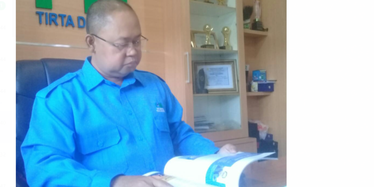 Direktur PT Air Minum Jayapura Robongholo Nanwani (PT AMJ RN) Entis Sutisna