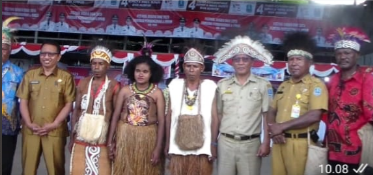 Budaya adat perkawinan masyarakat Biak ditampilkan pada kegiatan festival budaya Biak.