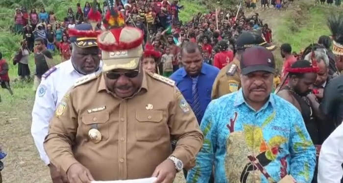 Kunjungi Distrik Silimo, Ini yang Dilakukan Bupati Didimus Yahuli