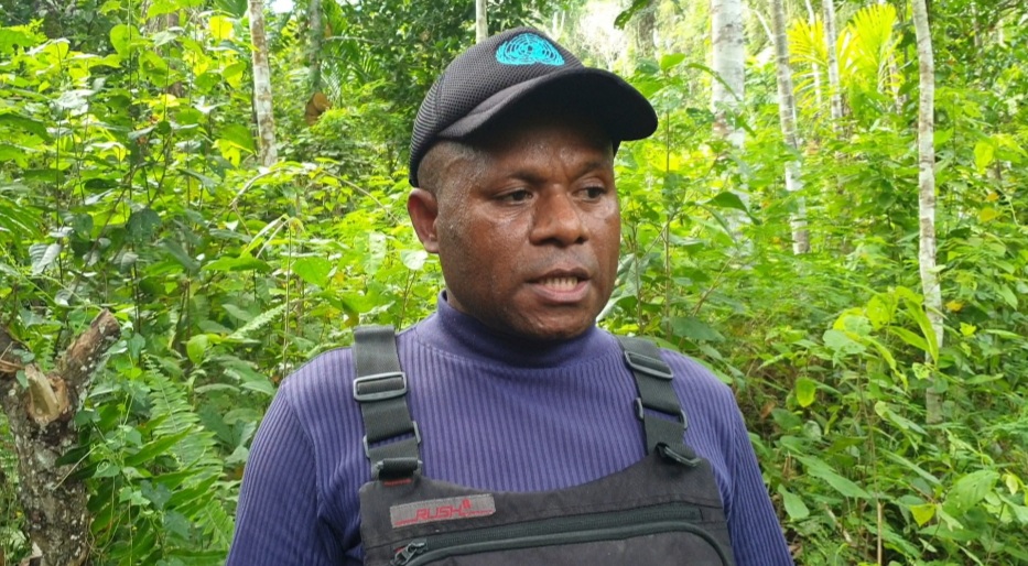 Koordinator Kelompok Tani Kopi Usaha Bersama Kampung Yanbra, Distrik Kemtuk, Kabupaten Jayapura, Herman Bayani.(FOTO IST/RED)