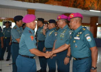 Komandan Lantamal X Jayapura TNI (Mar) Feryanto P. Marpaung melantik dan mengambil sumpah janji tiga jabatan strategis Lantamal X Jayapura.
