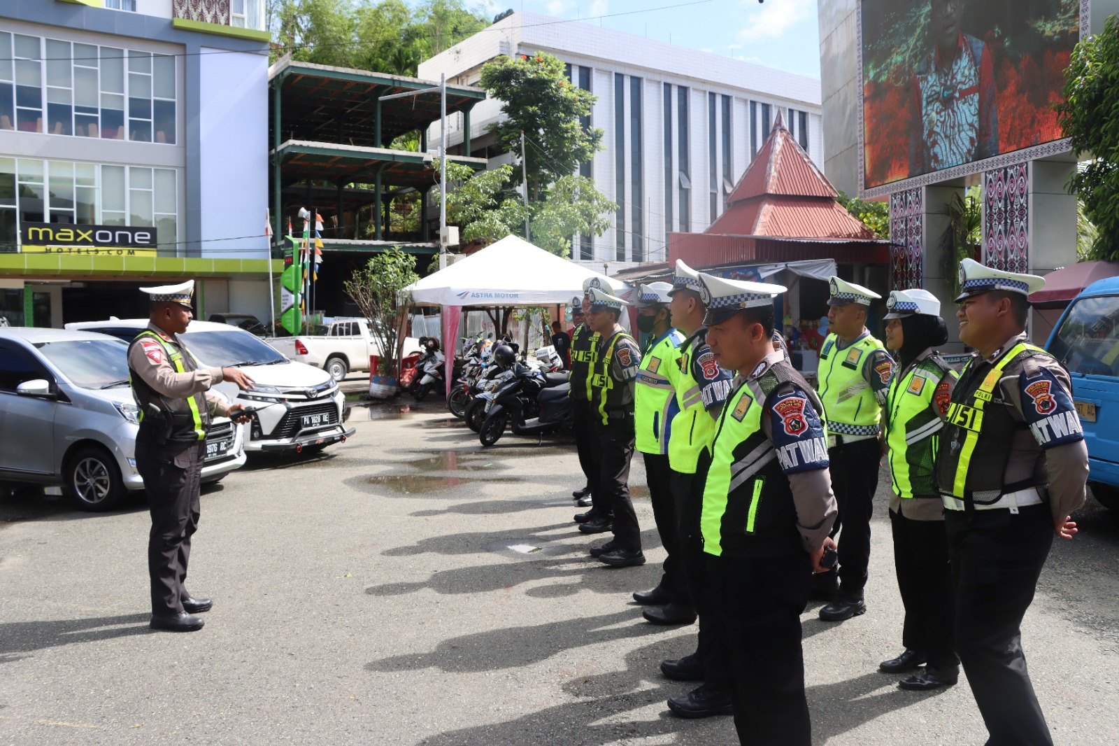 Anggota Satlantas Polresta Jayapura Kota siap siap melaksanakan tugas Operasi Ketupat 2023. (FOTO HUMAS)