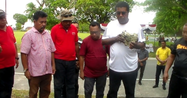 Dukung Pembangunan IKEMAL Bangun Taman di Biak Numfor