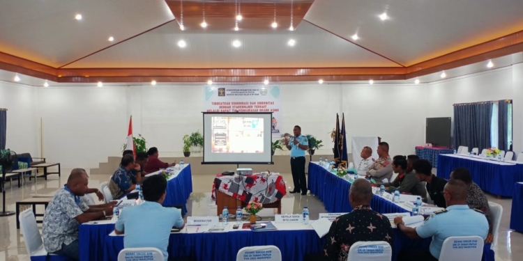 Setda Waropen Jaelani, Buka Secara Resmi Rapat Tim Pengawasan Orang Asing (TIMPORA)