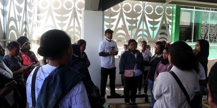 Tenaga Kebersihan RSUD Dok II Jayapura di Pecat Sepihak