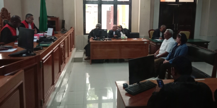 Hakim Tolak Nota Keberatan Kuasa Hukum Johannes Rettob