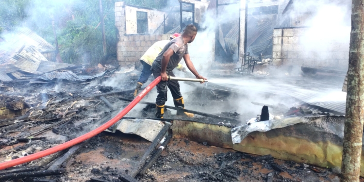 Satu Unit Rumah Tinggal Terbakar di Hamadi Gunung