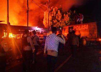 Kebakaran Hebat Melanda Pasar Bumi Raya di Nabire