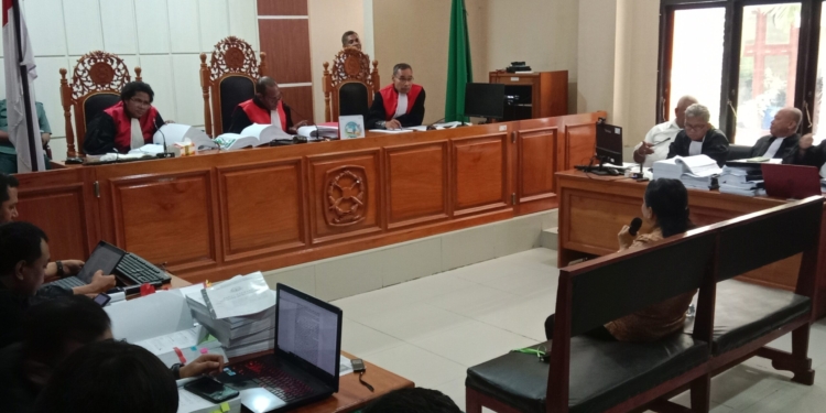Sidang Korupsi, Penasehat Hukum Rettob Sebut Saksi Jenny Usmani Tidak Obyektif